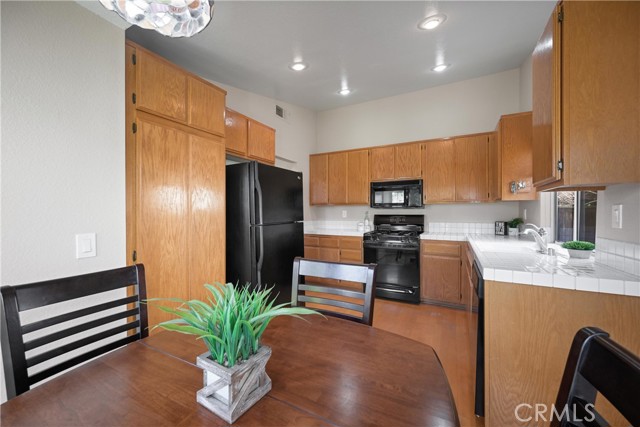 Detail Gallery Image 9 of 35 For 26693 Spotted Pony Dr, Corona,  CA 92883 - 3 Beds | 2 Baths