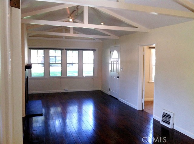 Detail Gallery Image 19 of 29 For 2123 Crescent, Montrose,  CA 91020 - – Beds | – Baths