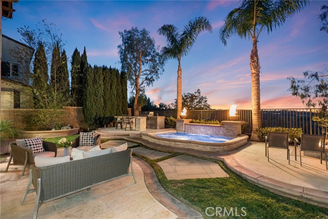 Detail Gallery Image 2 of 39 For 33 Tall Hedge, Irvine,  CA 92603 - 3 Beds | 3/1 Baths