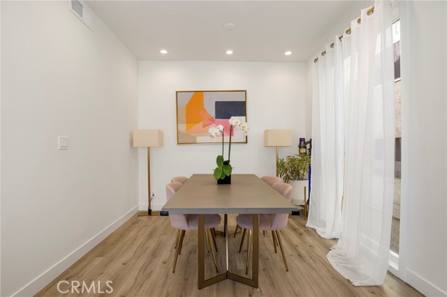 Detail Gallery Image 6 of 25 For 11723 Goshen Ave #103,  Los Angeles,  CA 90049 - 3 Beds | 2 Baths