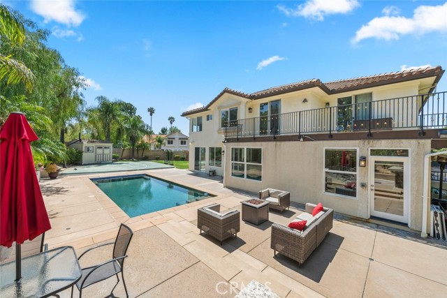 Detail Gallery Image 22 of 27 For 18501 Calle Vista Cir, Porter Ranch,  CA 91326 - 4 Beds | 4 Baths