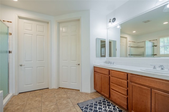 Detail Gallery Image 17 of 37 For 16638 Nicklaus Dr #96,  Sylmar,  CA 91342 - 3 Beds | 2/1 Baths