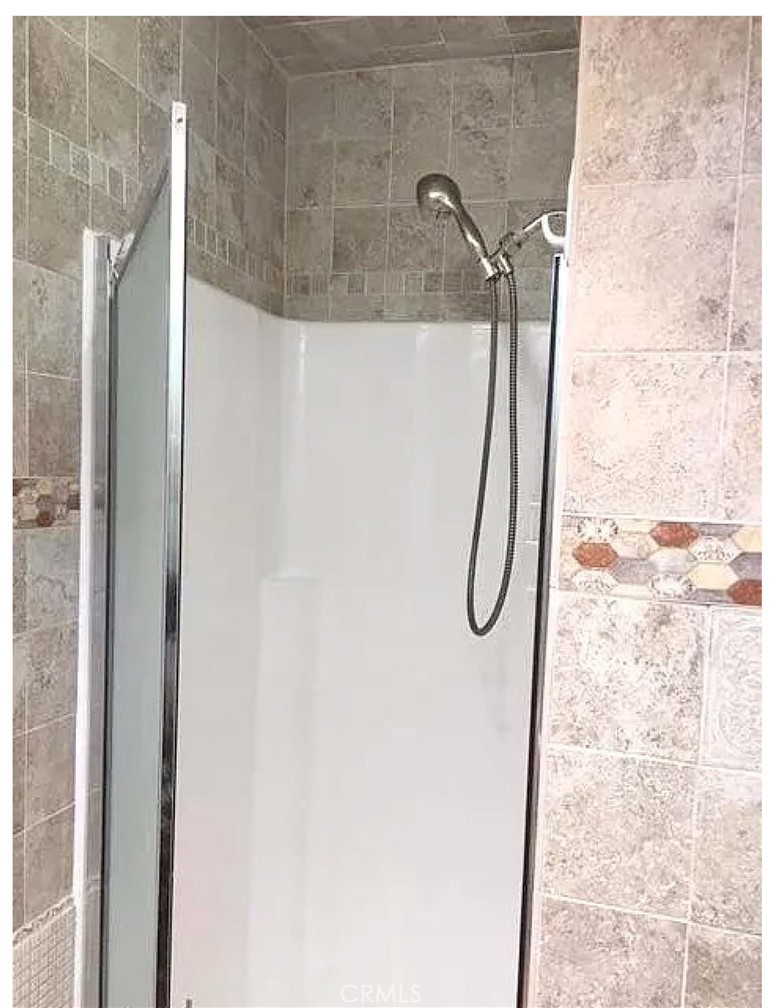 https://media.crmls.org/medias/a8879dc5-a067-4fe2-b643-5d1e64e5b411.jpg?preset=X-Large