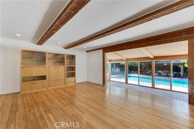 Detail Gallery Image 14 of 58 For 4771 Vista De Oro, Woodland Hills,  CA 91364 - 6 Beds | 4/1 Baths