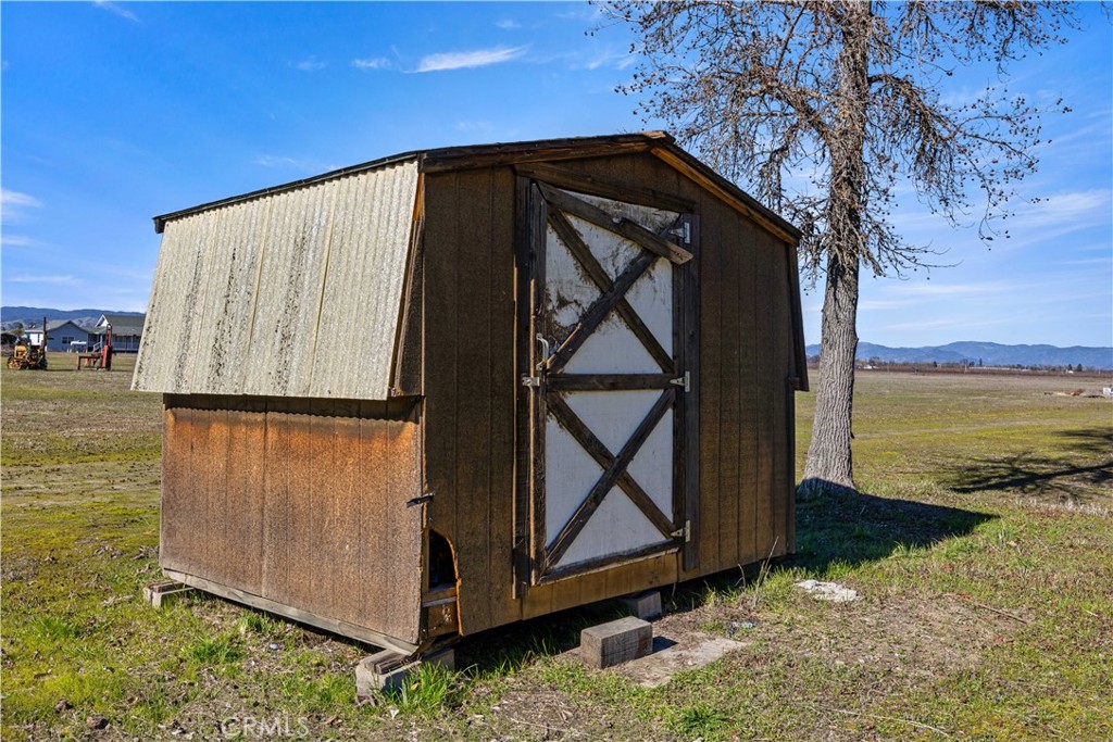 https://media.crmls.org/medias/a887e24c-8965-49f7-bffa-50875fb21fdd.jpg?preset=X-Large