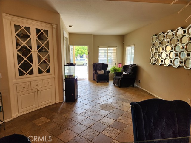 Detail Gallery Image 12 of 13 For 16315 via Ultimo, Moreno Valley,  CA 92551 - 3 Beds | 2 Baths