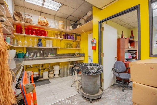 515 S Olive Street, Los Angeles CA: https://media.crmls.org/medias/a8895053-89fc-487f-9dd9-e9f04a733d06.jpg