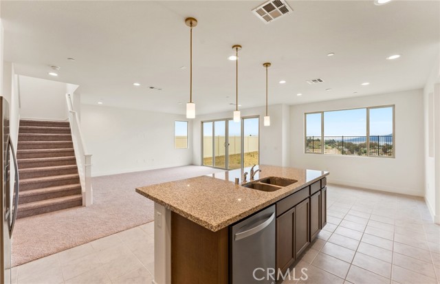 Detail Gallery Image 12 of 36 For 4083 Madonna Cir, Lake Elsinore,  CA 92530 - 6 Beds | 5 Baths