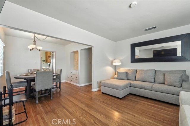 265 W Pershing Court, Covina CA: https://media.crmls.org/medias/a889d1c4-999b-4ca3-a288-c3e0a4791ca2.jpg