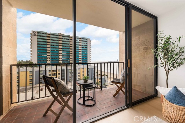 1750 E Ocean Boulevard, Long Beach CA: https://media.crmls.org/medias/a889dd36-bd8d-499e-9f40-cfdec952b8bf.jpg