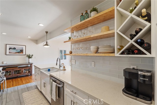 715 Havana Avenue, Long Beach CA: https://media.crmls.org/medias/a88a1036-9b3c-4f83-9d47-a356f976105d.jpg