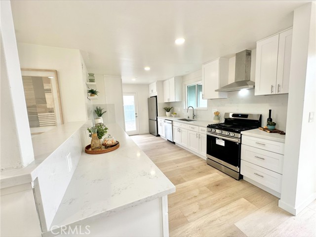 Detail Gallery Image 13 of 13 For 1608 Alviso, Simi Valley,  CA 93065 - 4 Beds | 1/1 Baths
