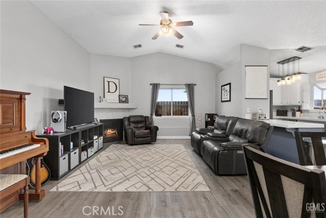 Detail Gallery Image 7 of 31 For 11617 Cactus Dr, Bakersfield,  CA 93312 - 3 Beds | 2 Baths