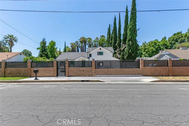 17800 Raymer Street, Sherwood Forest CA: https://media.crmls.org/medias/a88b5b84-9db1-4231-b7c1-2ba0bf94d556.jpg