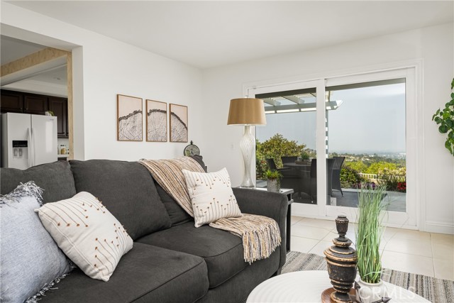 580 S Londerry Ln, Anaheim Hills CA: https://media.crmls.org/medias/a88cf273-e15c-40d0-845f-688f0bc67cb1.jpg