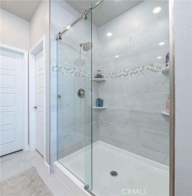 19209 Tideline Court, Huntington Beach CA: https://media.crmls.org/medias/a88d16d6-e060-4188-9135-bd518cab3e45.jpg