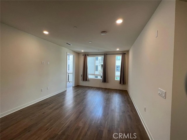 2404 Nolita, Irvine CA: https://media.crmls.org/medias/a88d5259-6bc9-49ff-a0a5-68d0767fb6bd.jpg