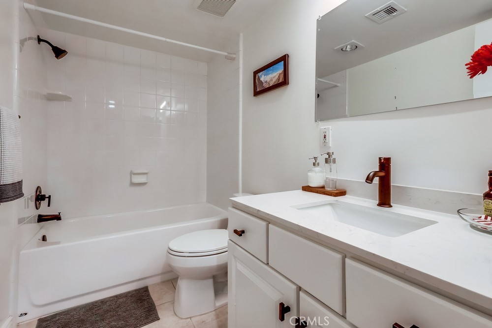 MLS #OC25254424 image #21