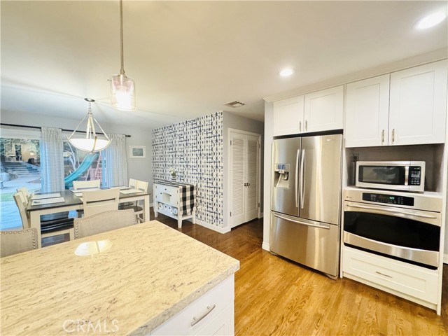 Detail Gallery Image 7 of 44 For 11905 Paso Robles, Granada Hills,  CA 91344 - 4 Beds | 3 Baths