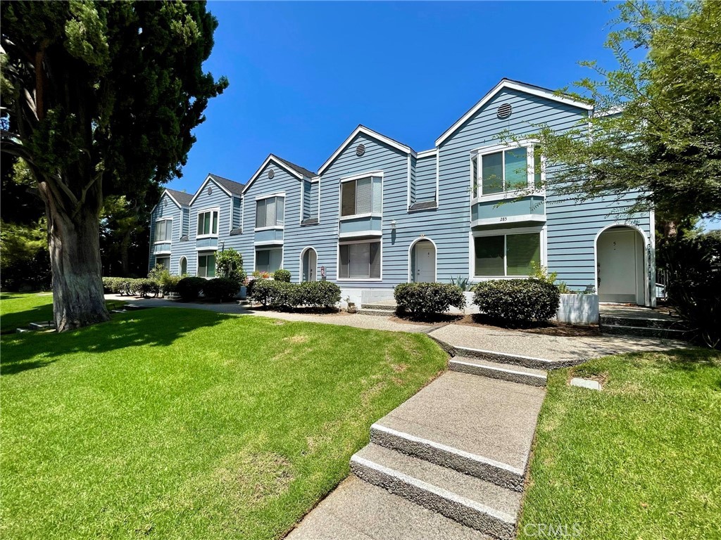 285 E Villa Street #4