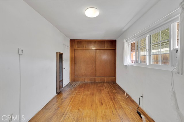 10125 Annetta Ave., South Gate CA: https://media.crmls.org/medias/a88f5362-10ac-4128-af00-fc84228945a7.jpg