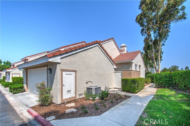 33 Wellesley #49, Irvine, CA 92612