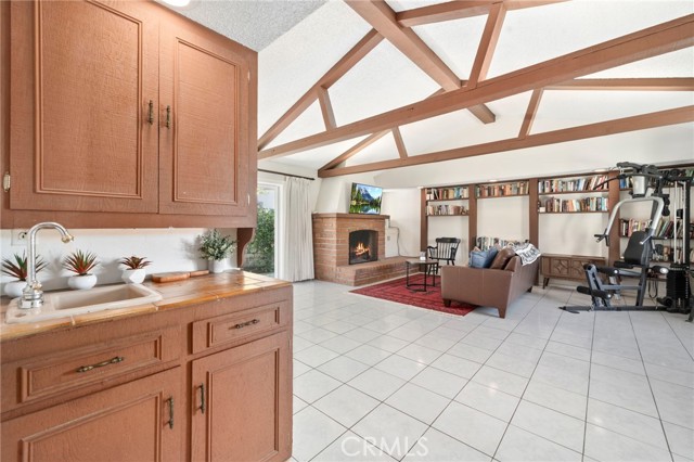 Detail Gallery Image 13 of 16 For 1906 Suva, Costa Mesa,  CA 92626 - 4 Beds | 2 Baths