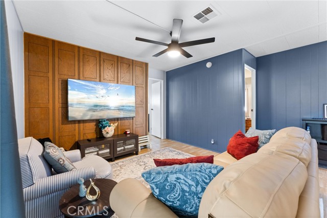 1400 SUNKIST, Anaheim CA: https://media.crmls.org/medias/a89007ea-883c-4398-9502-69ea4c284b84.jpg