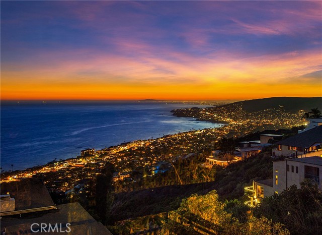 Detail Gallery Image 4 of 52 For 785 Alta Vista, Laguna Beach,  CA 92651 - 3 Beds | 3/1 Baths