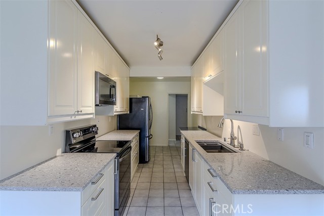 5950 Buckingham, 410