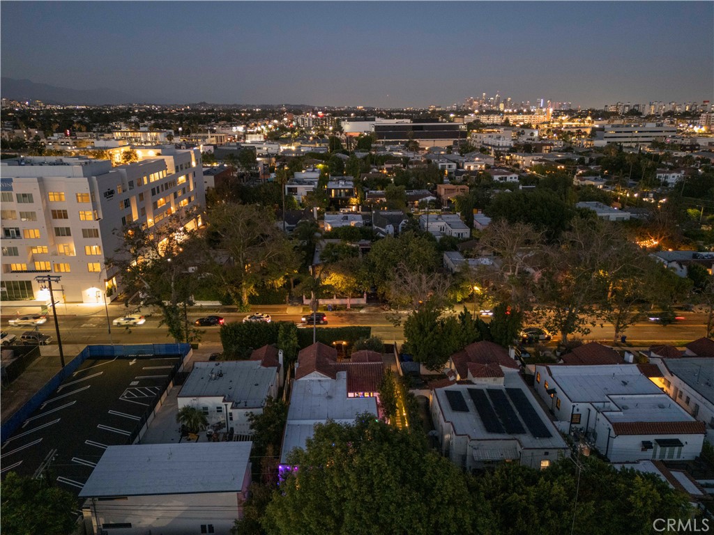 https://media.crmls.org/medias/a8907a51-4e19-4652-8260-58ffb508bc9f.jpg?preset=X-Large