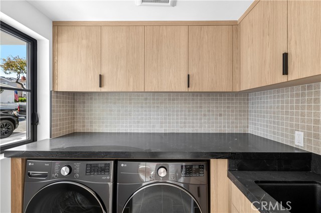 Detail Gallery Image 18 of 20 For 700 1/2 Iris, Corona Del Mar,  CA 92625 - 2 Beds | 2/1 Baths