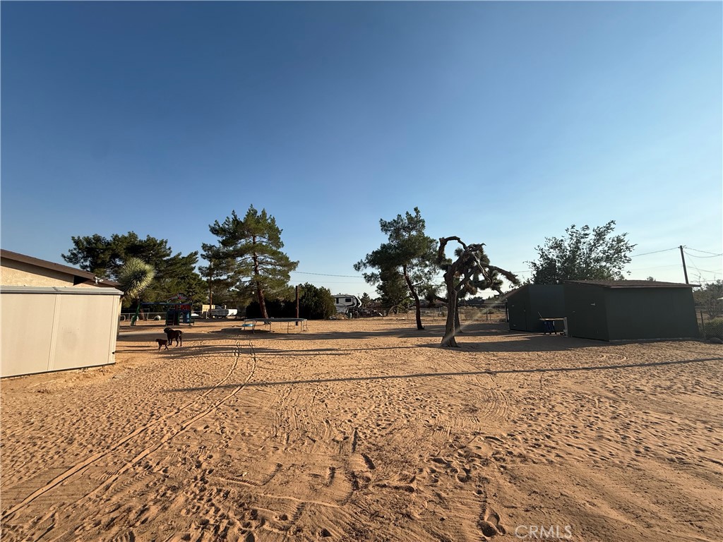 https://media.crmls.org/medias/a892ce41-5cfe-49bc-842e-b5496497aeaf.jpg?preset=X-Large