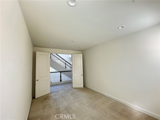 5 Zion Drive, Lake Forest CA: https://media.crmls.org/medias/a893ad2d-9e37-464d-8d26-1e53b5543b03.jpg