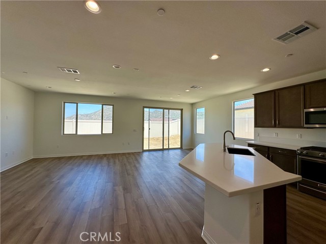 Detail Gallery Image 3 of 30 For 21430 Megan Ct, Riverside,  CA 92507 - 3 Beds | 2 Baths