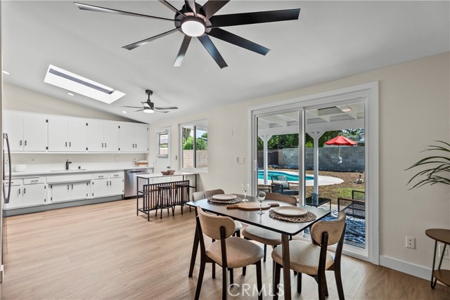 Detail Gallery Image 13 of 41 For 27410 Dewdrop Ave, Canyon Country,  CA 91351 - 3 Beds | 1/1 Baths