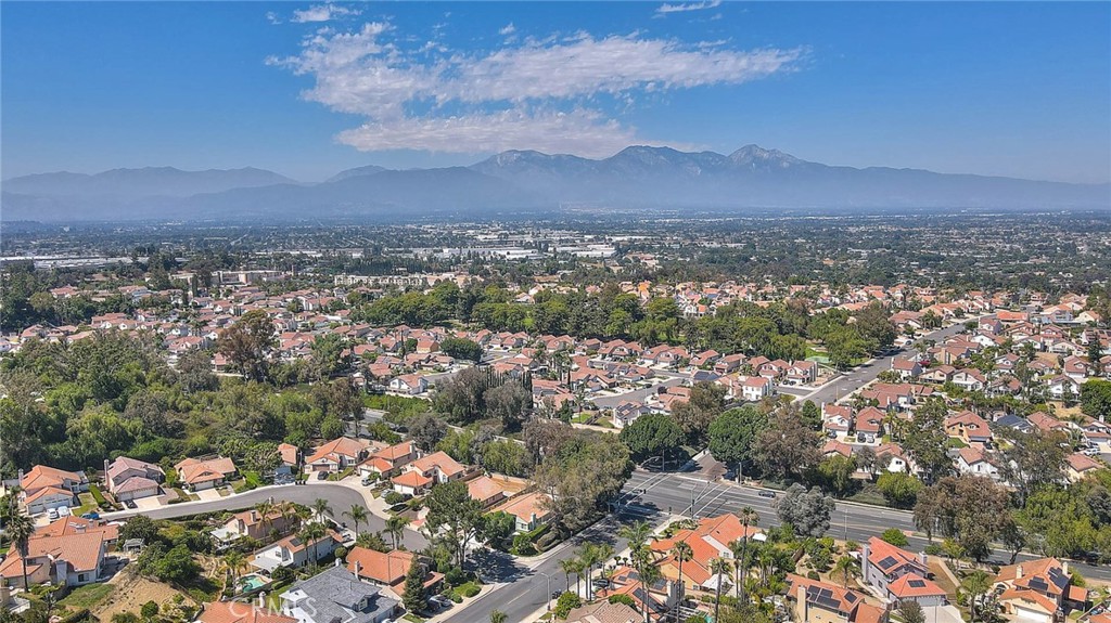 https://media.crmls.org/medias/a8952957-3080-401b-b012-b6e933b5c348.jpg?preset=X-Large