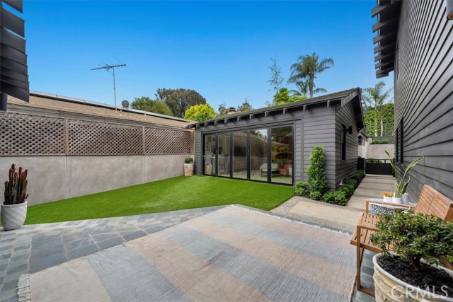 1012 10th Street, Manhattan Beach CA: https://media.crmls.org/medias/a895df19-2a48-4f67-928b-b66f4984515b.jpg