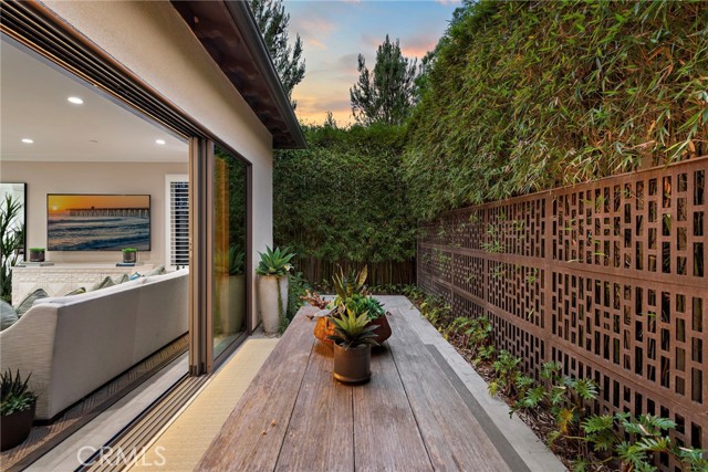 166 Villa Rdg, Irvine CA: https://media.crmls.org/medias/a895eb7b-cf28-4384-ad49-80b57bbc94e8.jpg