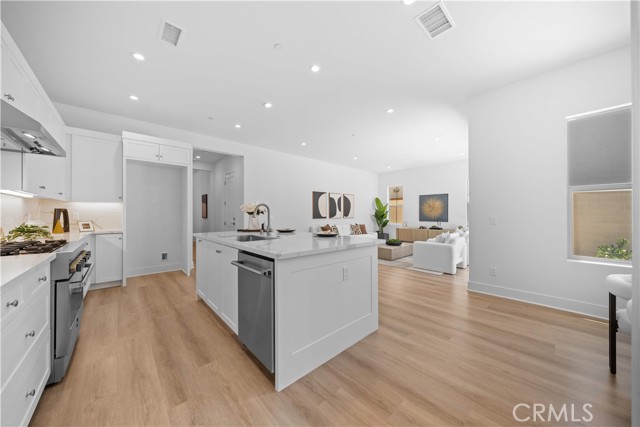 114 eversedge, Irvine CA: https://media.crmls.org/medias/a8962ffa-7b03-46a7-acdf-1e94f9920a50.jpg