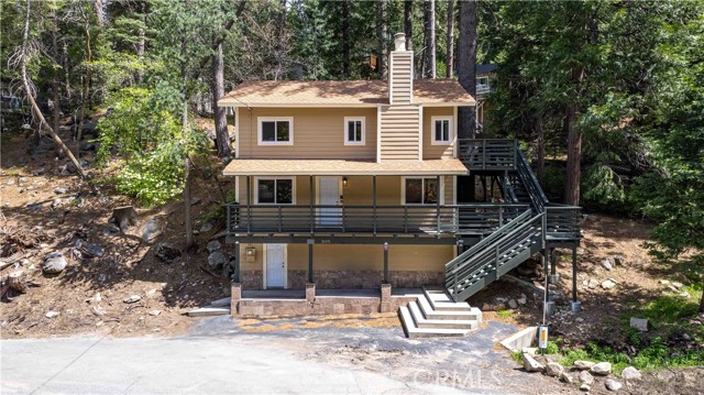 Detail Gallery Image 11 of 26 For 26131 Lake Forest Dr, Twin Peaks,  CA 92391 - 3 Beds | 3 Baths