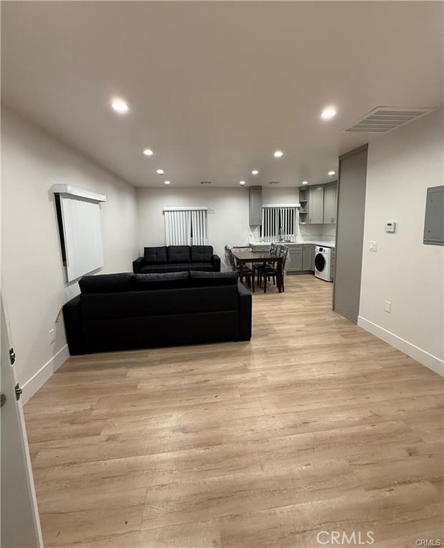 10007 Amestoy Avenue, Northridge CA: https://media.crmls.org/medias/a8980b97-7d5e-4aee-b284-573bb3c197d1.jpg