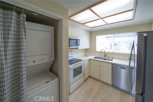 5 Elmbrook, Aliso Viejo CA: https://media.crmls.org/medias/a899061f-4030-4d32-9315-5c10208578cd.jpg