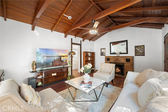 Detail Gallery Image 5 of 52 For 12347 Spring Trail, Sylmar,  CA 91342 - 3 Beds | 2 Baths