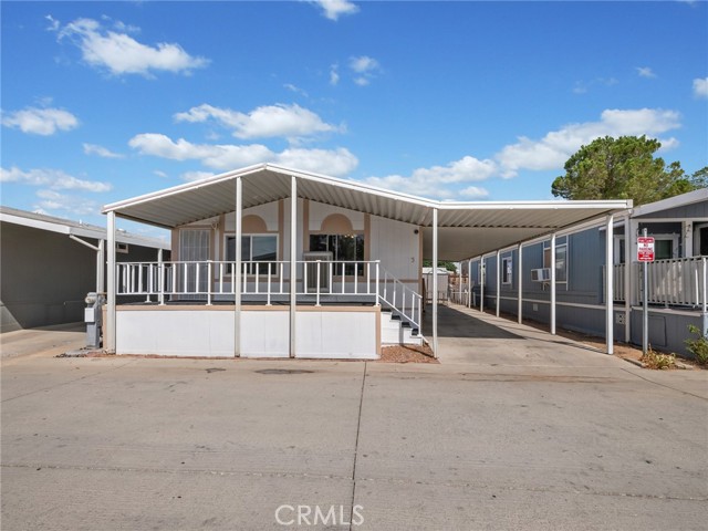 Detail Gallery Image 2 of 35 For 22020 Nisqually Rd #3,  Apple Valley,  CA 92308 - 3 Beds | 2 Baths