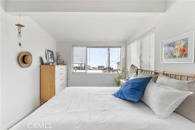 Detail Gallery Image 12 of 24 For 2627 Manhattan Ave, Hermosa Beach,  CA 90254 - – Beds | – Baths