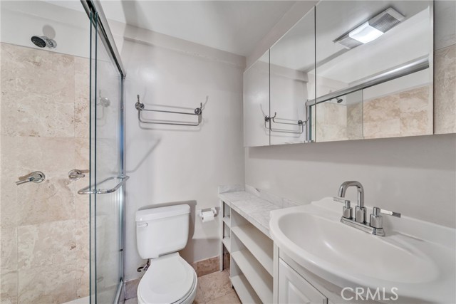 Detail Gallery Image 10 of 12 For 269 Ohio St #2,  Pasadena,  CA 91106 - 2 Beds | 2 Baths