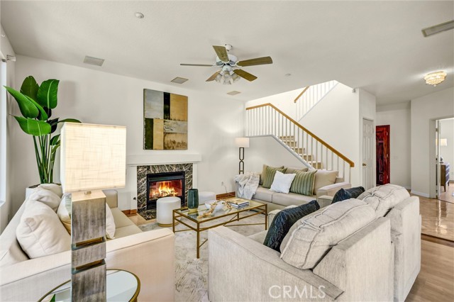 Detail Gallery Image 3 of 61 For 15155 Trail View Ct, Sylmar,  CA 91342 - 5 Beds | 4 Baths