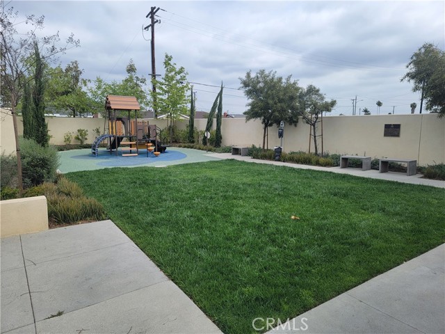 Detail Gallery Image 15 of 22 For 1940 N Bloom Dr, Compton,  CA 90222 - 3 Beds | 2/1 Baths