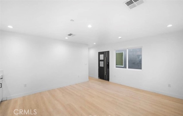 3419 Montrose Avenue, La Crescenta CA: https://media.crmls.org/medias/a89b12a5-5567-44c3-8a5e-df484c2dbb74.jpg